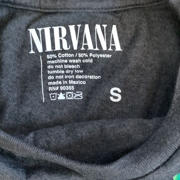 Nirvana graphic tee shirt sz small - Picture 7 of 7
